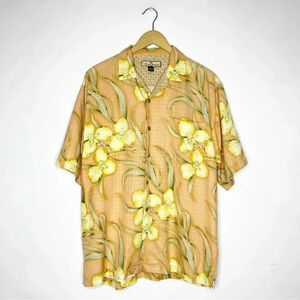 Tommy Bahama Silk Floral Button Up Short Sleeve Shirt Size Medium